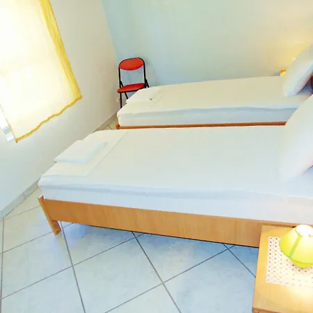 4 Bedroom In Center Postira