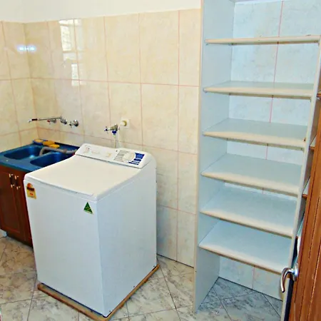 4 Bedroom In Center * Postira