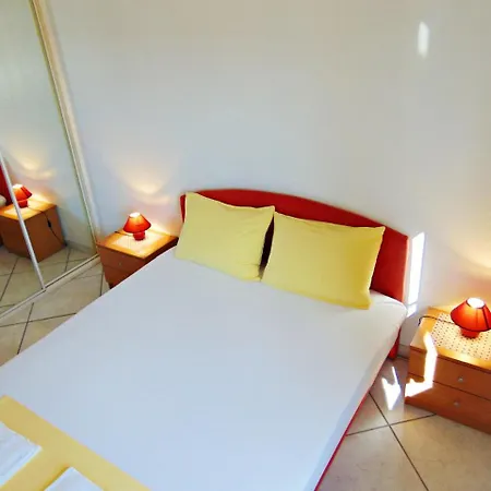 Διαμέρισμα 4 Bedroom In Center Postira