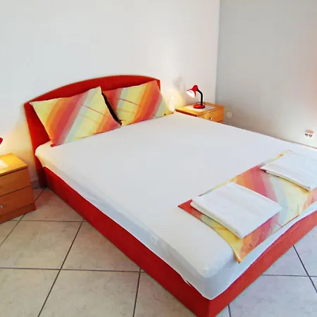 4 Bedroom In Center * Postira